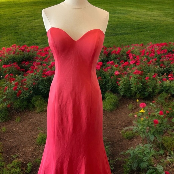 Royal Queen Sweetheart Neckline Strapless Evening Gown Size 12 Coral Pink - Picture 4 of 16